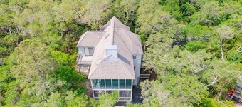 Pet Friendly, marshfront condo with pool!