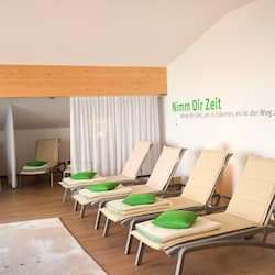 Couples treatment room(s), sauna, steam room, body treatments