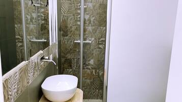 Apartment | Bathroom