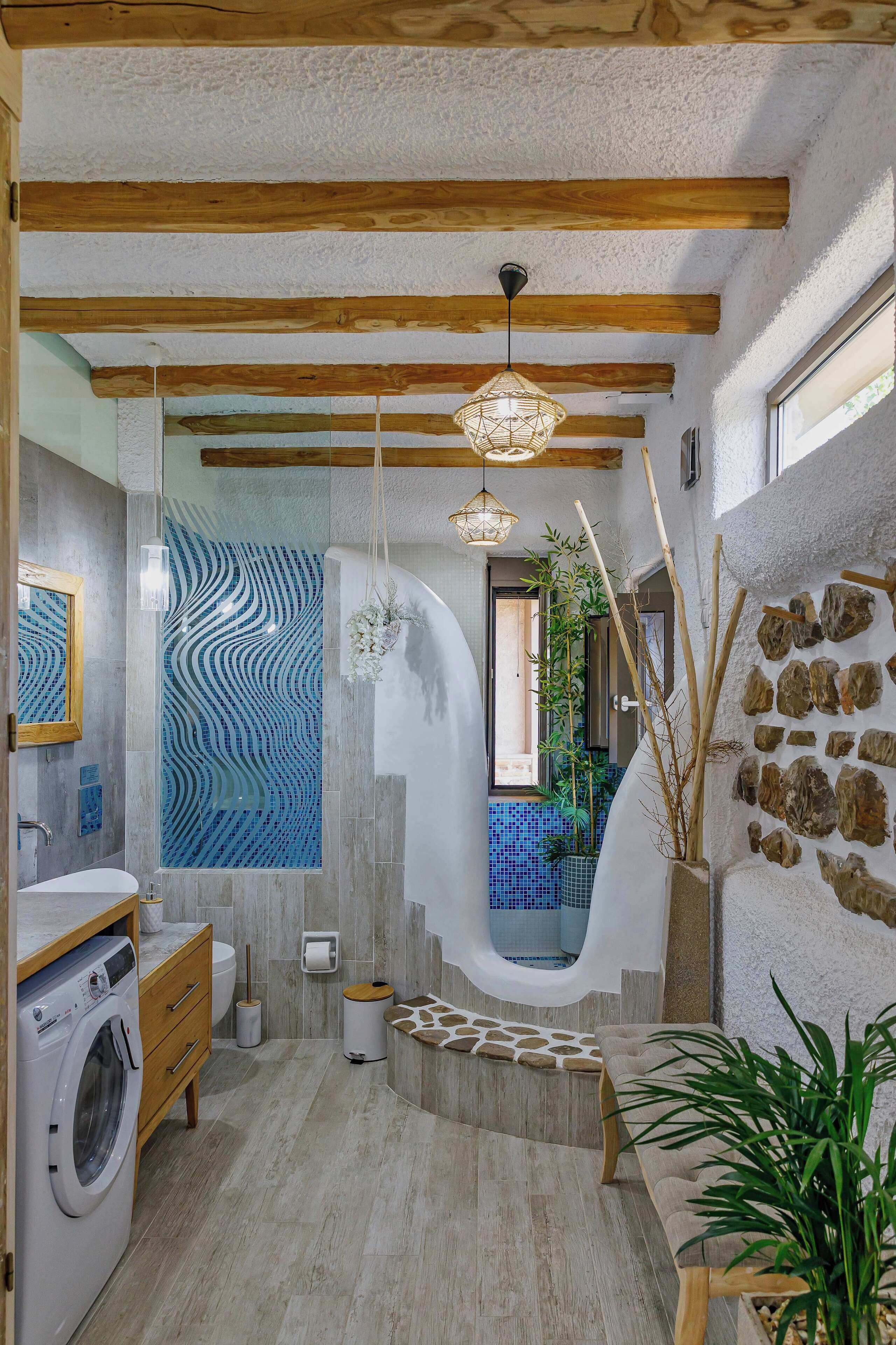Shower, hair dryer, towels, shampoo