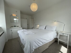 2 chambres, fer et planche à repasser, Wi-Fi gratuit, draps fournis