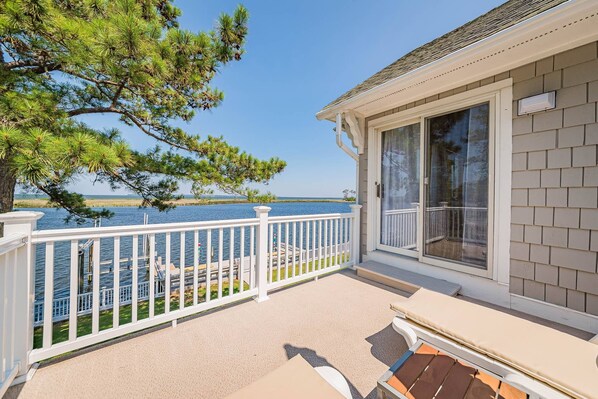 Terrace/patio - K0032 Fish & Ships. Soundfront Oasis!Waterfront, AMAZING VIEWS! Partial Stays (Kitty Hawk)