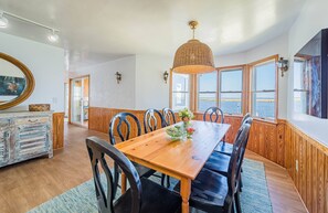Dining - K0032 Fish & Ships. Soundfront Oasis!Waterfront, AMAZING VIEWS! Partial Stays (Kitty Hawk)