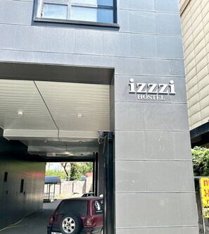 Front of property - izzzi hostel Bishkek (Bishkek)