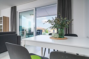 Dining - Regarda - Casa Erika with big terrace, swimming pool, wifi (Lazise)