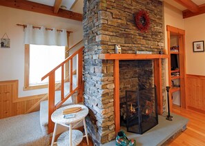 Villa, 3 Bedrooms | Private kitchen | Fridge, oven, toaster - Cozy Cove Cottage Limit 6 3 Bedroom Cottage by RedAwning (Standish)