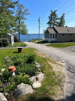 Villa, 3 Bedrooms | Property grounds - Cozy Cove Cottage Limit 6 3 Bedroom Cottage by RedAwning (Standish)