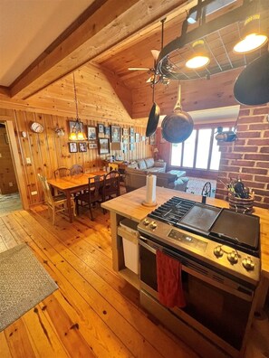 Villa, 4 Bedrooms | Private kitchen | Oven, coffee/tea maker