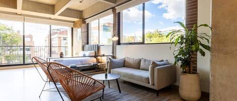 Télévision, espaces bureaux