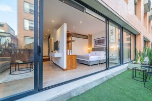 1 bedroom, desk, iron/ironing board, WiFi - w* | Trendy 1BR In Parque Virrey (Bogotá)