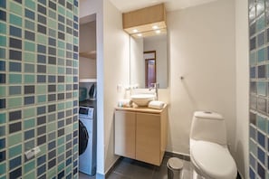 Bruser, hårtørrer, håndklæder