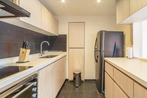 Fridge, microwave, oven, stovetop - w* | Centric 2BR In Cabrera (Bogotá)