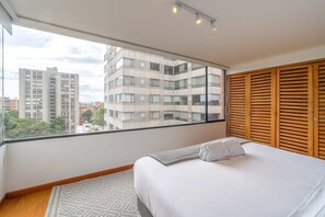 2 室のベッドルーム、アイロン / アイロン台、WiFi、ベッドシーツ