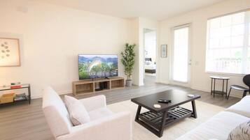 Condo, 2 Bedrooms | Living area