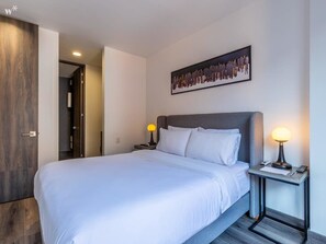1 habitación, tabla de planchar con plancha, wifi y ropa de cama 