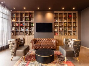 Televisión, oficina