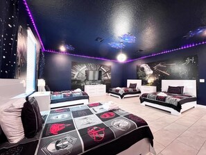 8 bedrooms, free WiFi, bed sheets - 8 Bed Storey Lake Resort- Huge Bedroom for Kids 8 Home by RedAwning (Kissimmee)
