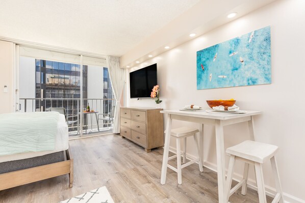 Iron/ironing board, free WiFi, bed sheets