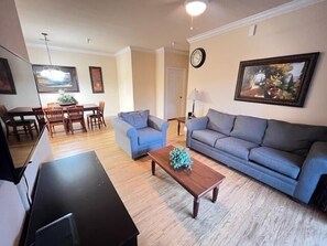 Apartment, 3 Schlafzimmer | Wohnbereich