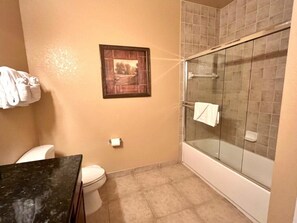 House, 2 Bedrooms | Bathroom - Beautiful 2 Bed Condo In Tuscana Resort 2 Bedroom Home by RedAwning (Davenport)