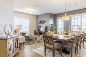 Condo, 3 Bedrooms | Dining - Lakeview Penthouse Elegance 3 Bedroom Condo by RedAwning (Orlando)