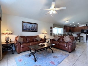 House, 4 Bedrooms | Living area - Cozy 4 Bed 3 Bath Pool Hm With Game Room-4450np 4 Bedroom Home by RedAwning (Kissimmee)
