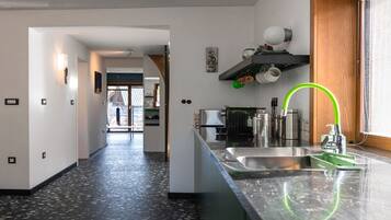 Kühlschrank, Ofen, Herdplatte, Geschirrspüler