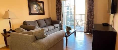 Condo, 3 Bedrooms | Living area