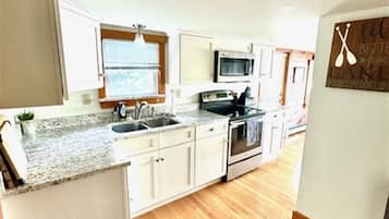 Villa, 3 Bedrooms | Private kitchen | Fridge, oven, coffee/tea maker, toaster