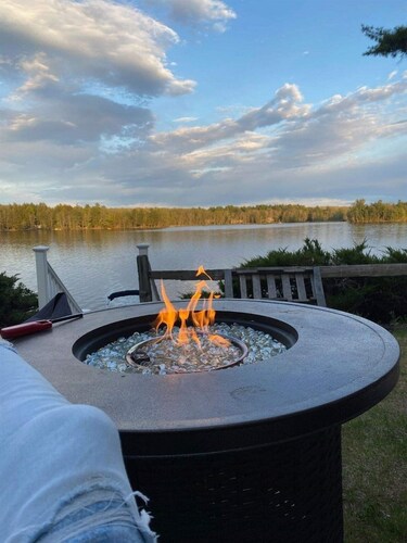 Annabessacook Retreat Limit 8 3 Bedroom Home by RedAwning