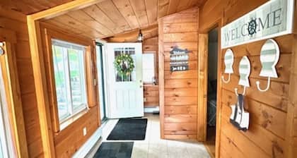 Annabessacook Retreat Limit 8 3 Bedroom Home by RedAwning