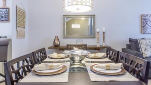 Townhouse, 3 kamar tidur | Tempat makan