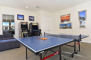 Villa, 3 chambres | Salle de jeux