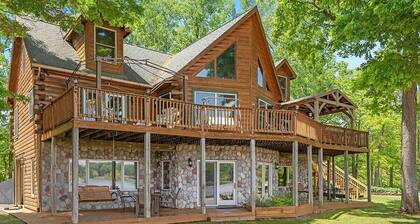 Unwind by the Lake! 5BR Cabin + Private Pontoon