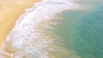 Na praia