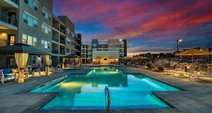 Spacious Westgate CozySuites by stadium with pool 1