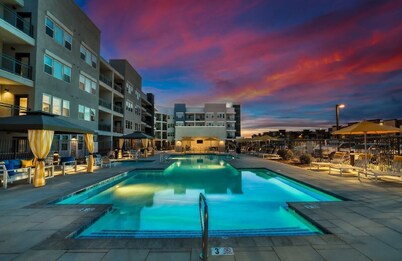Spacious Westgate CozySuites by stadium with pool 1