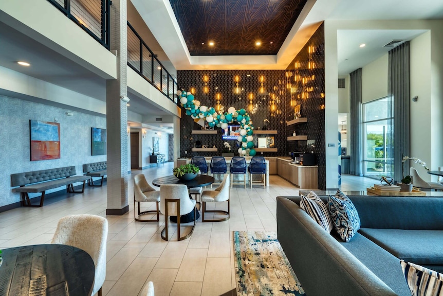 Spacious Westgate Cozysuites By Stadium W/pool 2 - Glendale, AZ