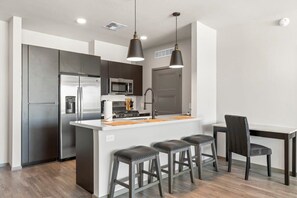 Fridge, microwave, oven, stovetop - TWO Westgate CozySuites by stadium with pool! (Glendale)