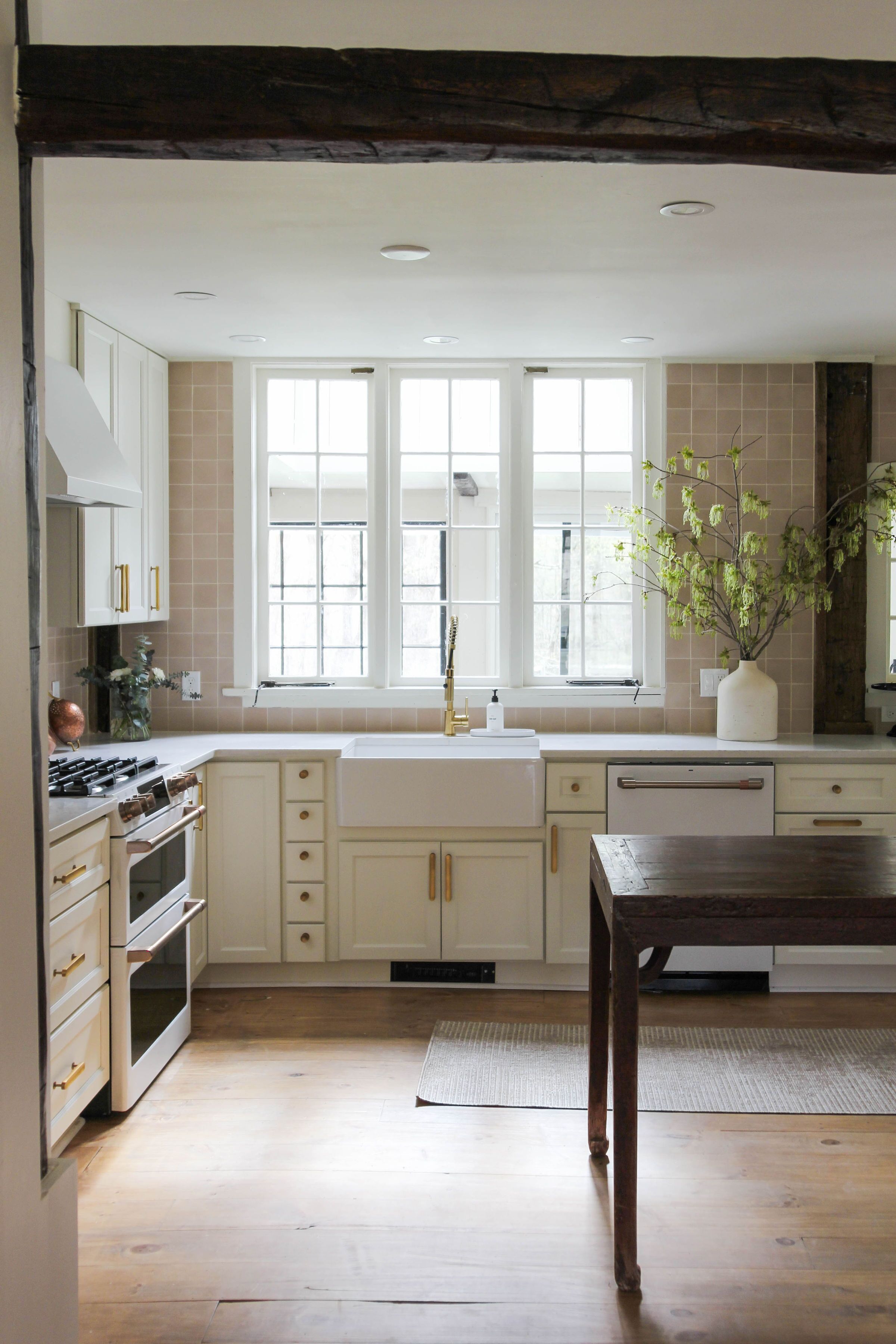 5-bed Colonial Berkshires Farmhouse, aka Grandaddy's House, Family Friendly home
