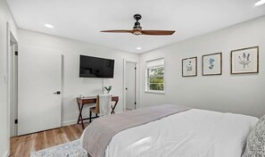 3 bedrooms, iron/ironing board, WiFi, bed sheets