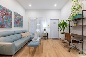 Smart TV - Miami close to everything (Miami)