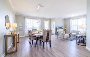 Dining - Vista Cay Lakeview Elysium 3 Bedroom Condo by RedAwning (Orlando)