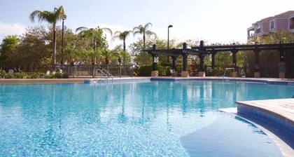 Vista Cay Magic 3 Bedroom Condo by RedAwning
