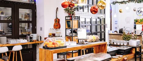 Colazione a buffet, servita tutte le mattine (250 CZK a persona)