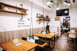 Lobby sitting area - Prague Dream Hostel (Prague)