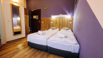 Private Room (2 Beds) - Private Bathroom | Hochwertige Bettwaren, individuell dekoriert, individuell eingerichtet