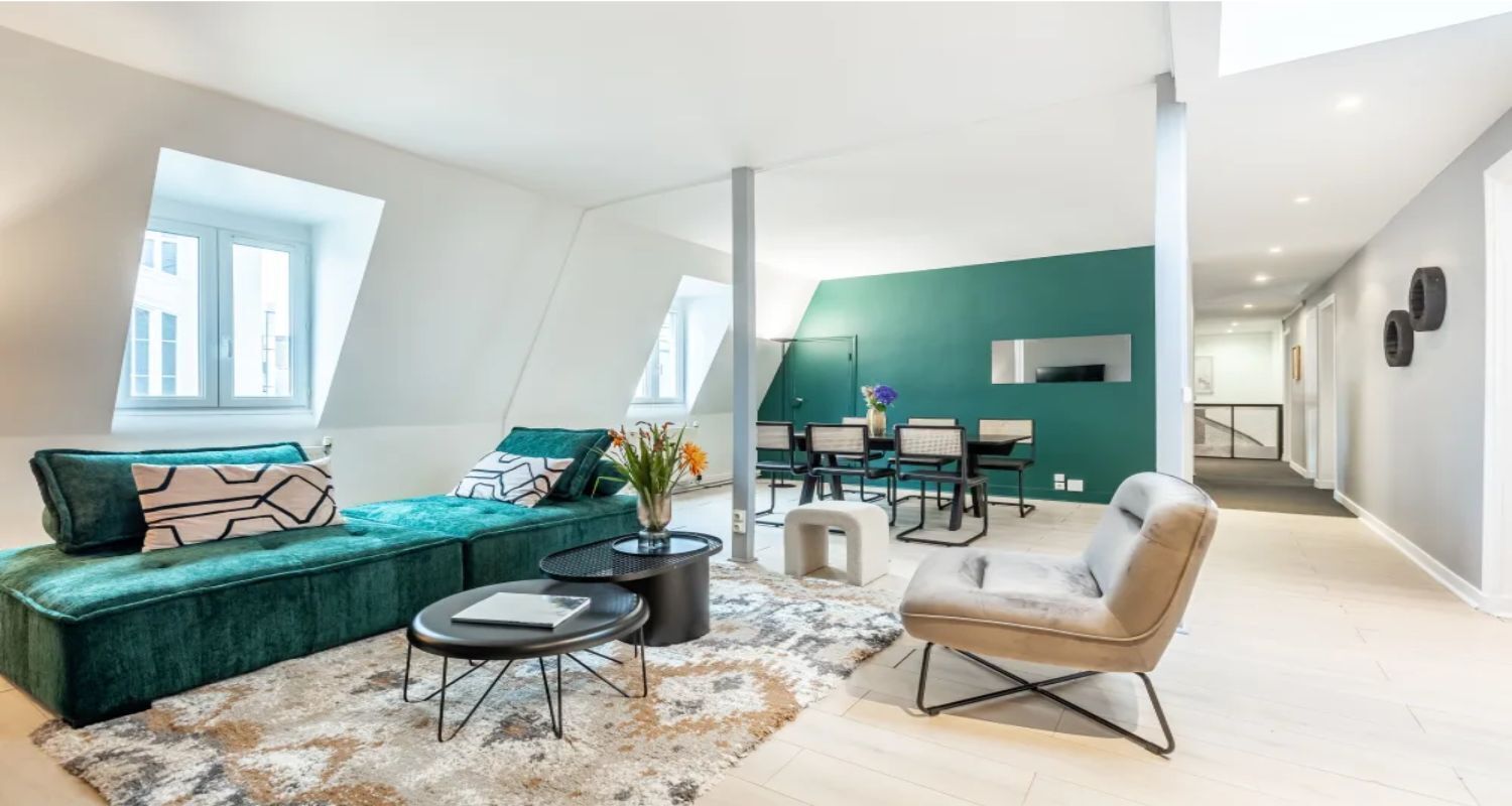 Champs-élysées Elegance: Discover The Essence Of Parisian Living-rue De Ponthieu - 
