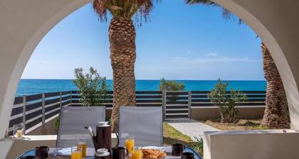 Atalanti Seaside Junior Suites