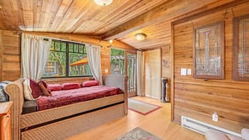 2 sovrum, strykjärn/strykbräda, wi-fi och sängkläder